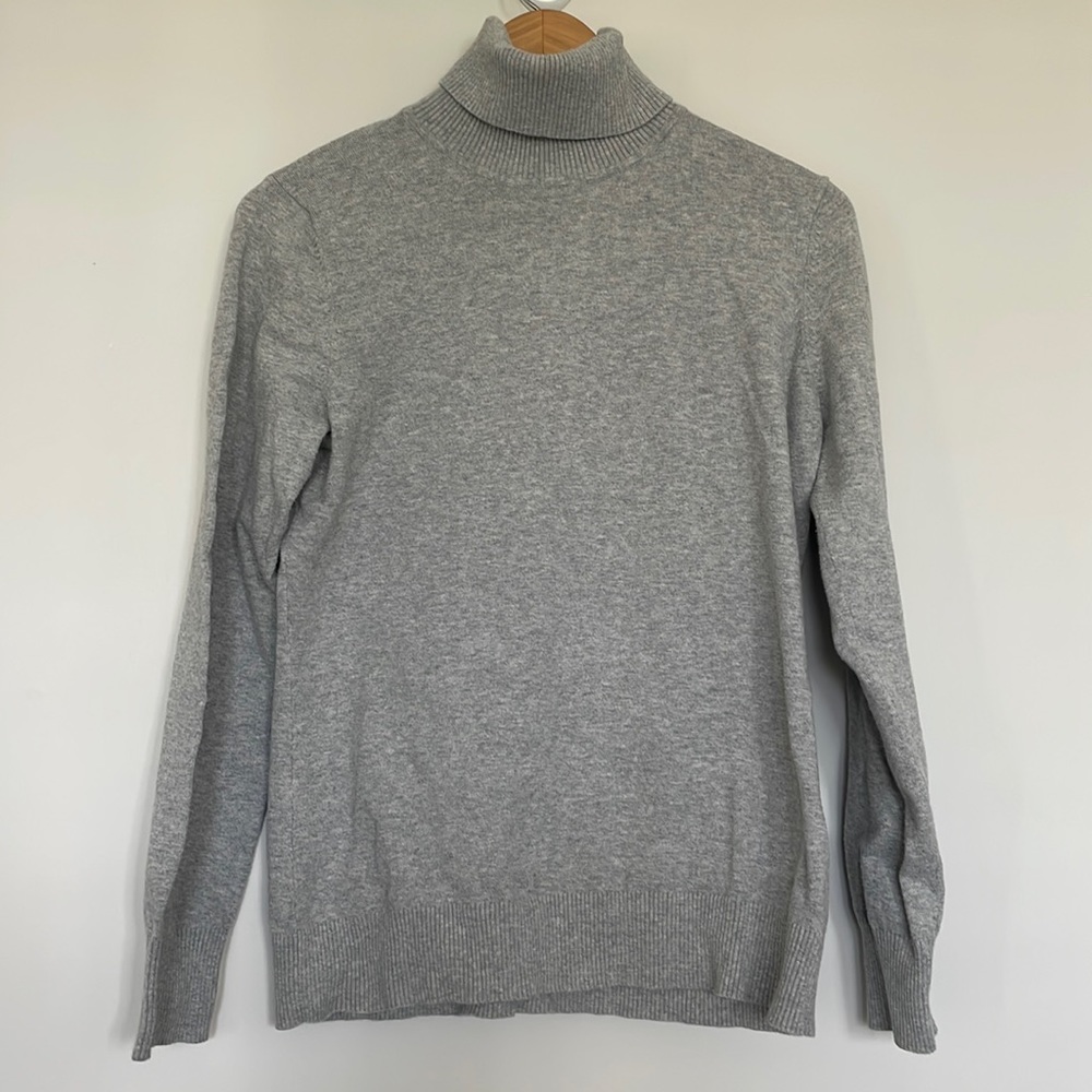 Eddie Bauer Grey Turtleneck Top Sz L